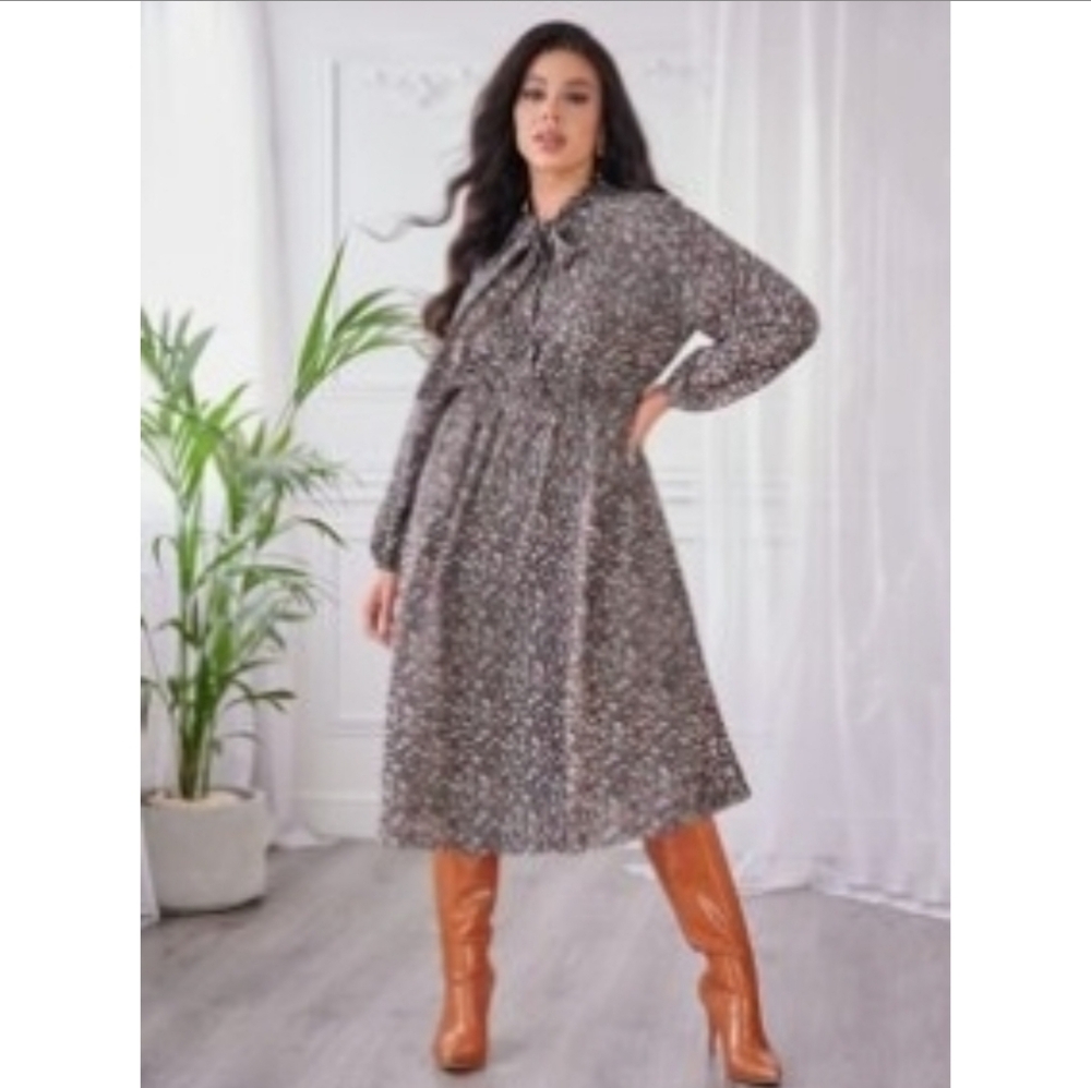 SHEIN | Tie Neck Ditsy Floral Midi Dress